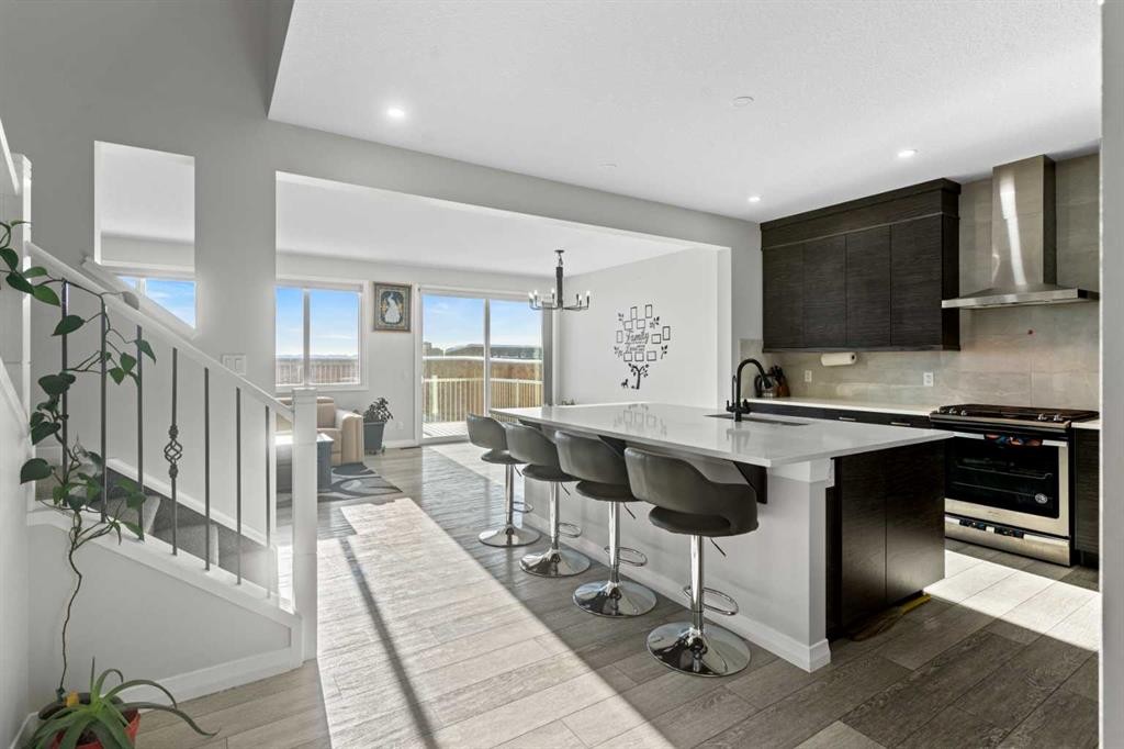 437 Corner Meadows Way Ne, Calgary, AB - Indoor Photo Showing Kitchen With Upgraded Kitchen