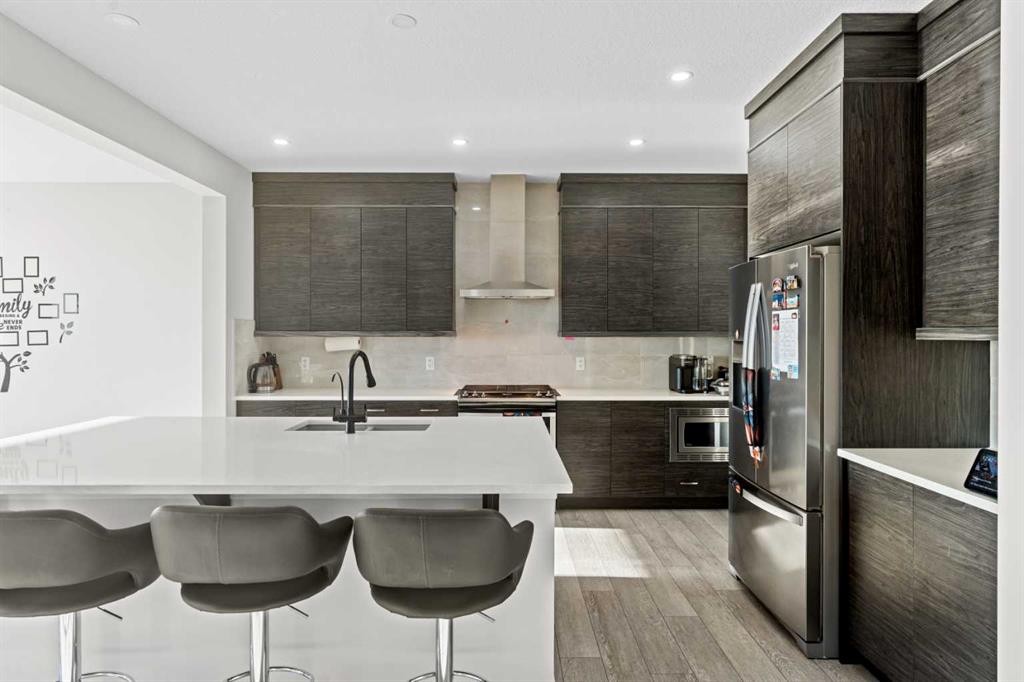437 Corner Meadows Way Ne, Calgary, AB - Indoor Photo Showing Kitchen With Stainless Steel Kitchen With Upgraded Kitchen