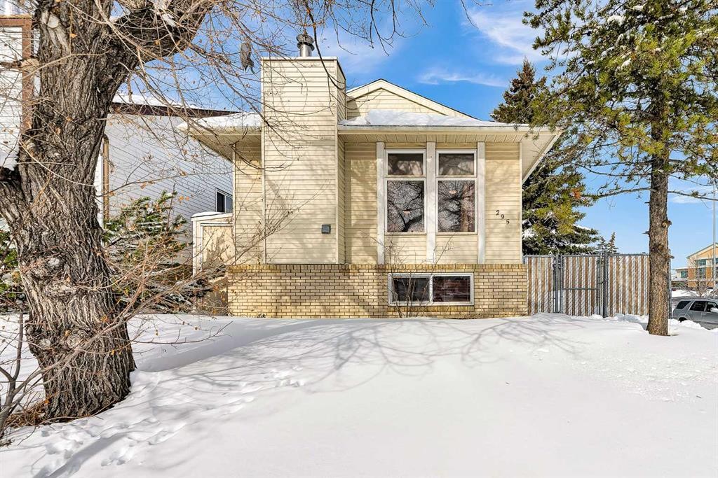 295 Edgepark Boulevard Nw, Calgary, AB - Outdoor