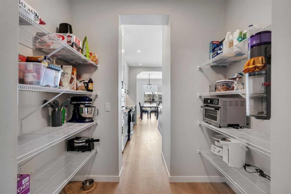 23 Savoy Terrace Se, Calgary, AB - Indoor