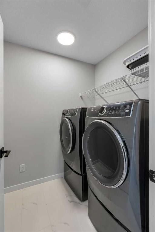 23 Savoy Terrace Se, Calgary, AB - Indoor Photo Showing Bathroom