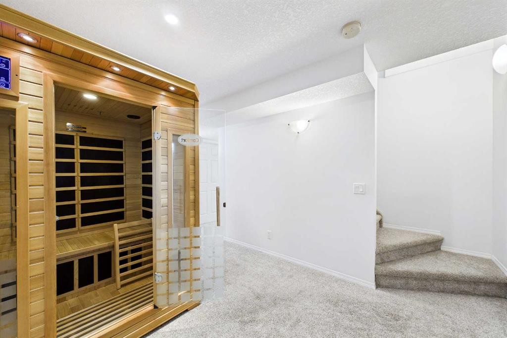115 Citadel Mesa Close Nw, Calgary, AB - Indoor Photo Showing Other Room