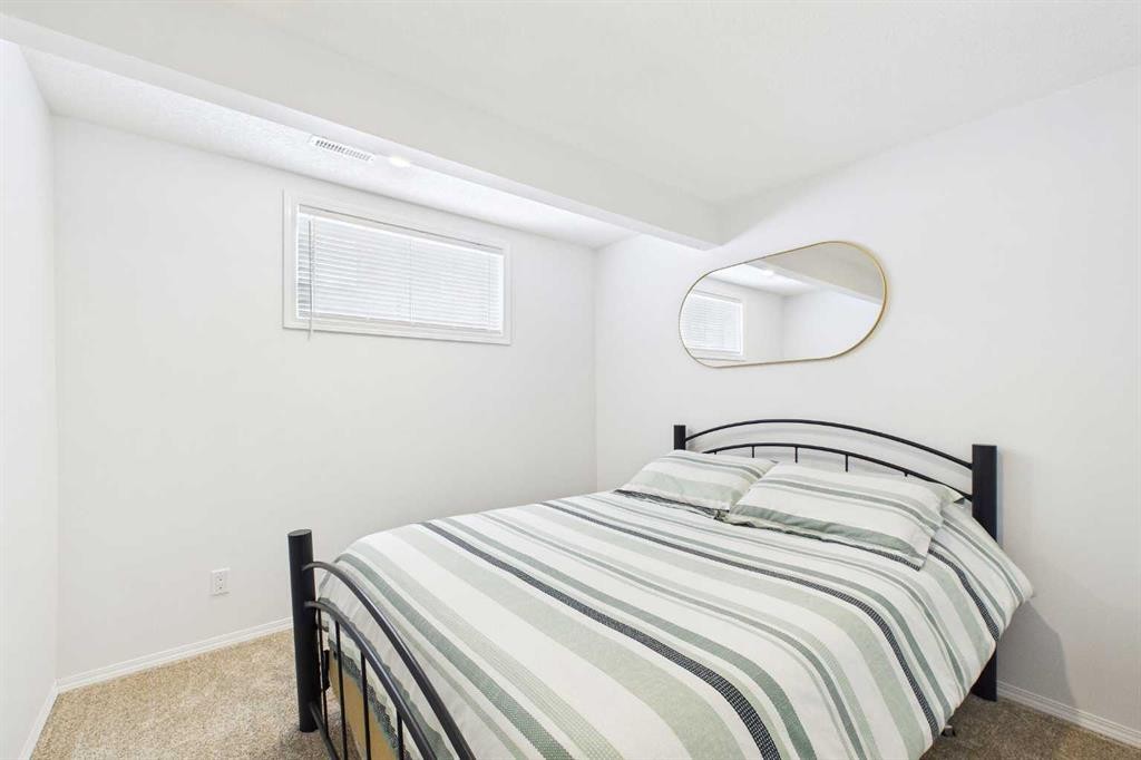 115 Citadel Mesa Close Nw, Calgary, AB - Indoor Photo Showing Bedroom