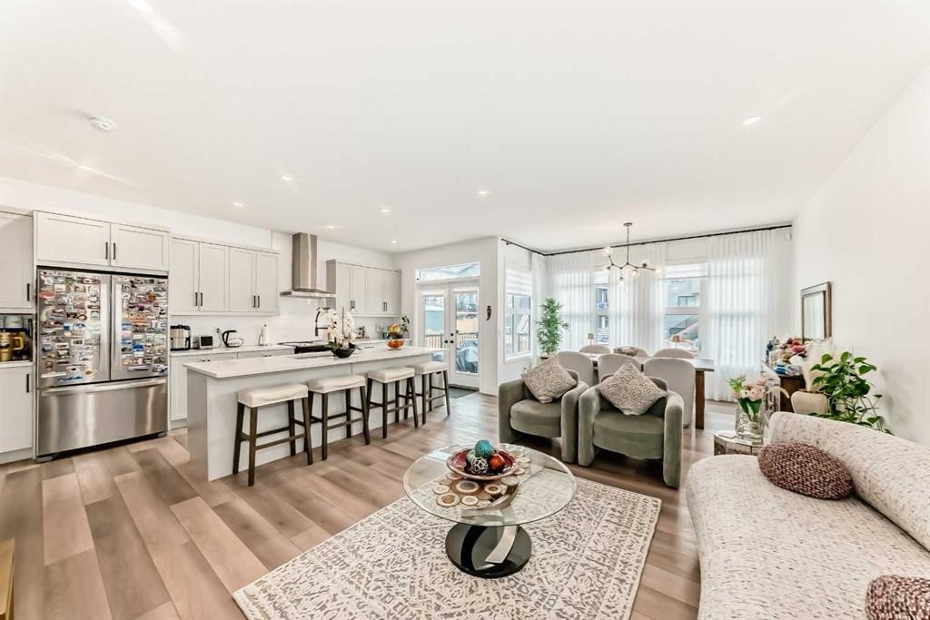 385 Edith Road Nw, Calgary, AB - Indoor