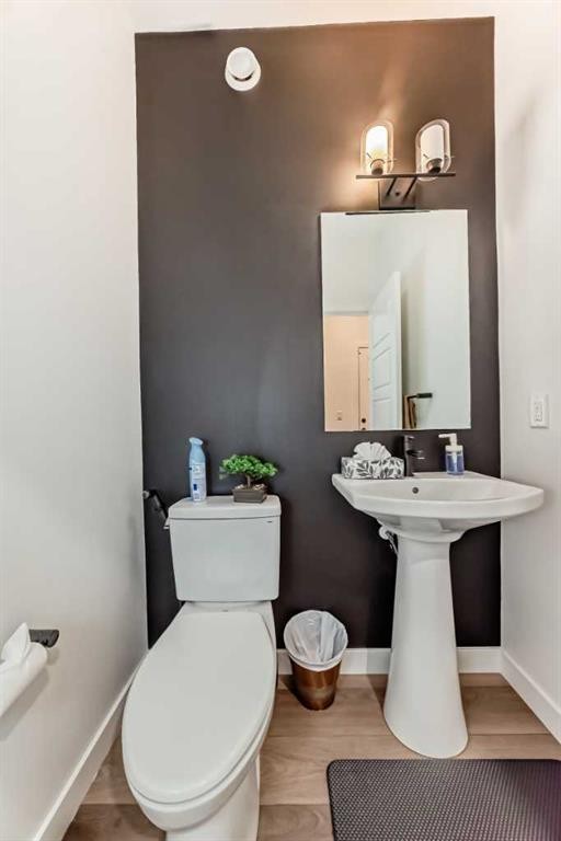 385 Edith Road Nw, Calgary, AB - Indoor Photo Showing Bathroom