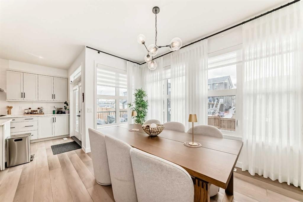 385 Edith Road Nw, Calgary, AB - Indoor