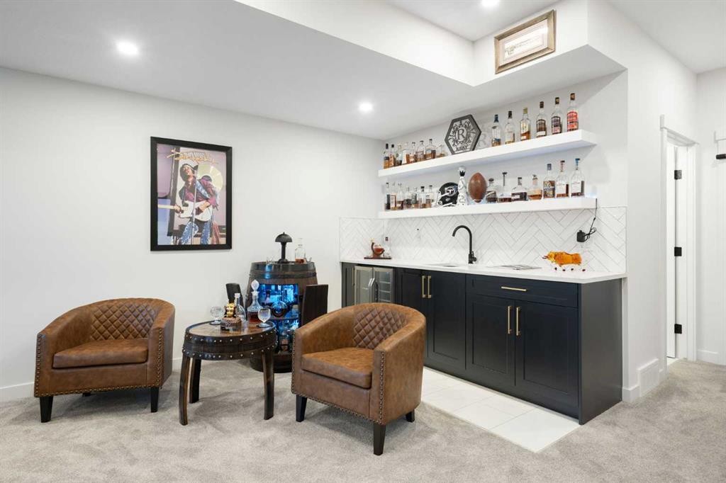 4615 20 Avenue Nw, Calgary, AB - Indoor Photo Showing Other Room