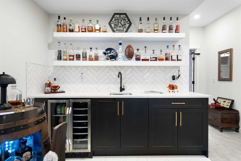 4615 20 Avenue Nw, Calgary, AB - Indoor Photo Showing Other Room