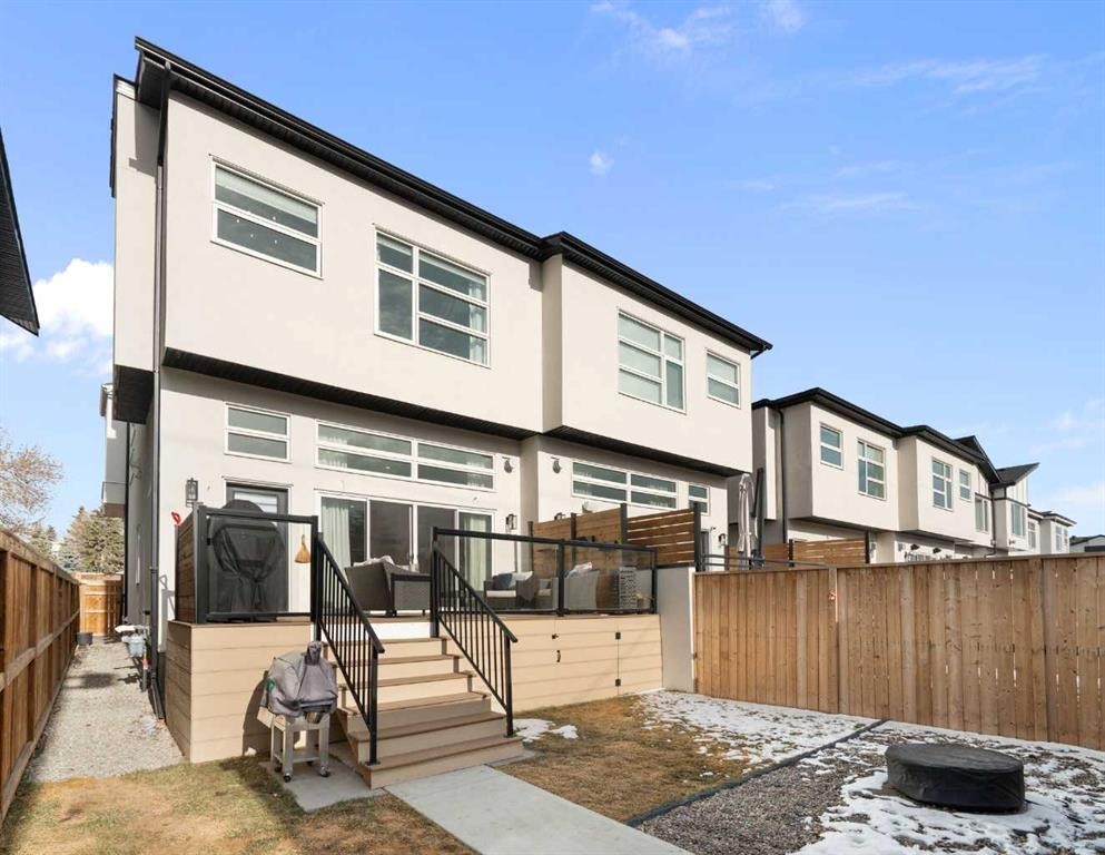 4615 20 Avenue Nw, Calgary, AB - Outdoor