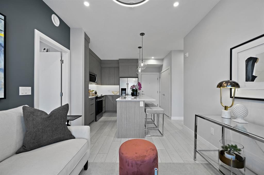 2116-63 Corner Glen Crescent Ne, Calgary, AB - Indoor