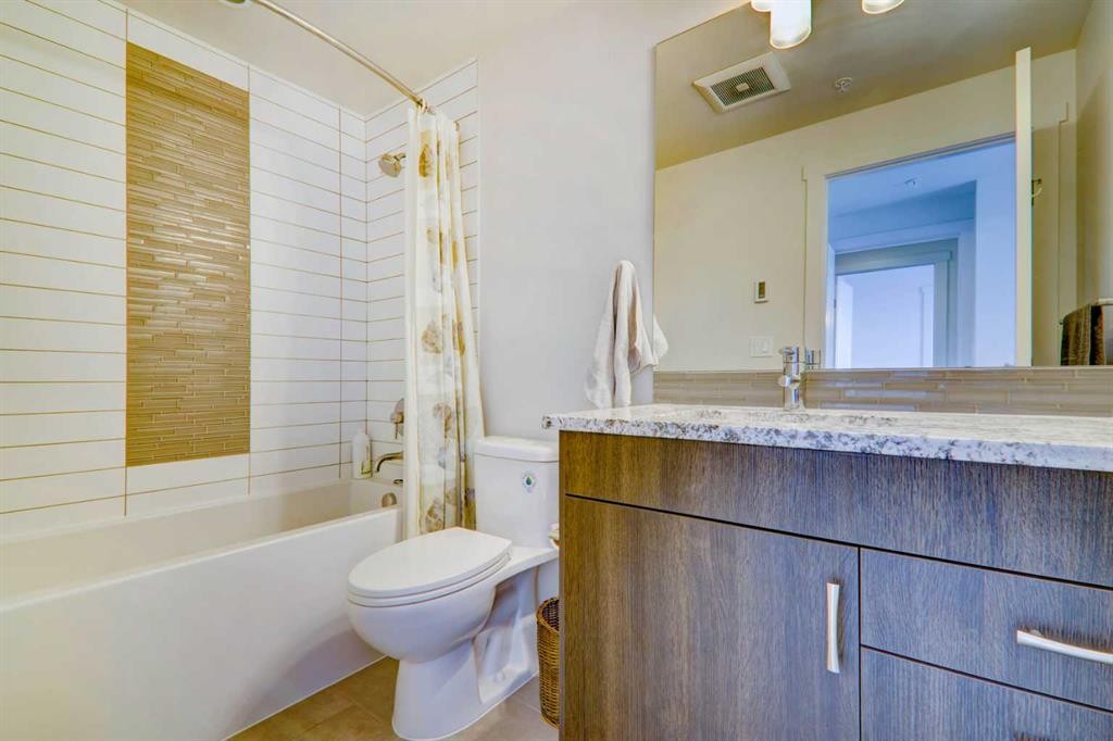 1409-303 13 Avenue Sw, Calgary, AB - Indoor Photo Showing Bathroom