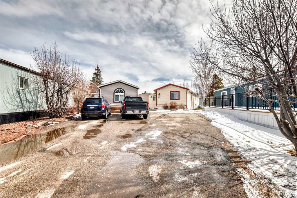 272 Burroughs Circle Ne, Calgary, AB