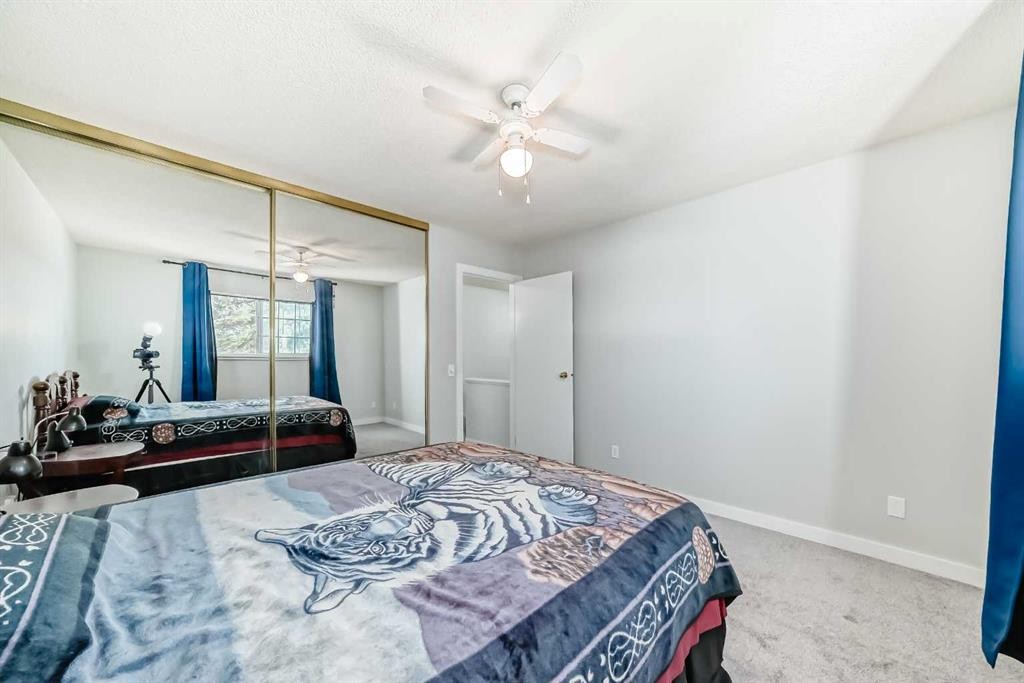3315 Catalina Boulevard Ne, Calgary, AB - Indoor Photo Showing Bedroom