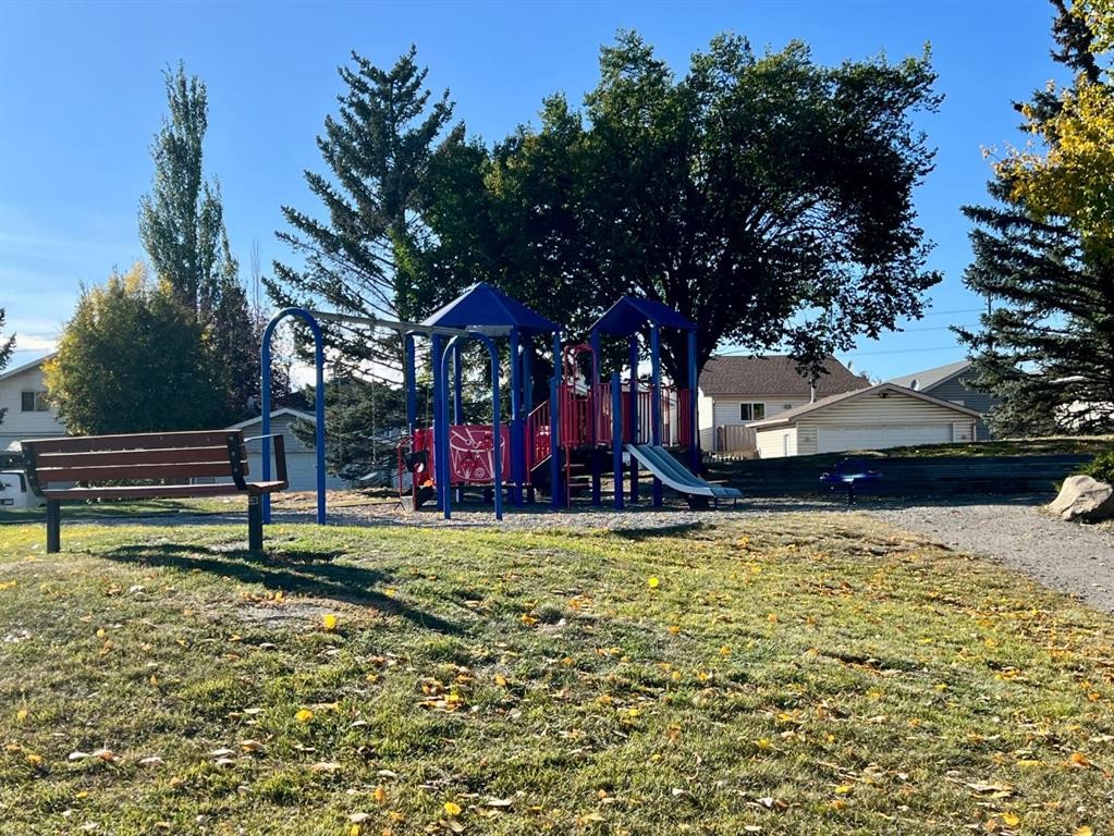 3315 Catalina Boulevard Ne, Calgary, AB - Outdoor