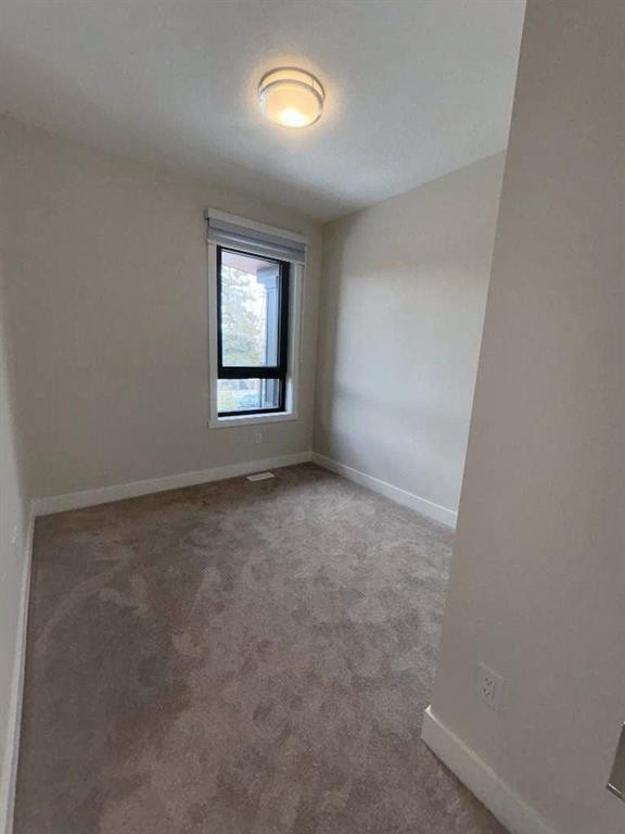 129 32 Avenue Ne, Calgary, AB