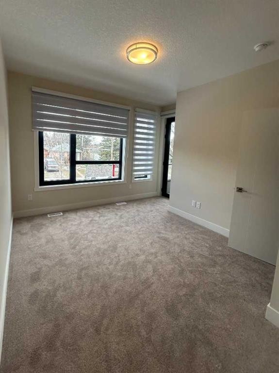 129 32 Avenue Ne, Calgary, AB