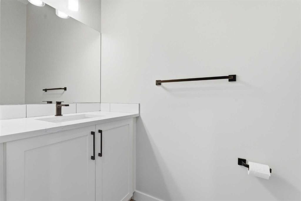 56 Iris Crescent, Okotoks, AB - Indoor Photo Showing Bathroom