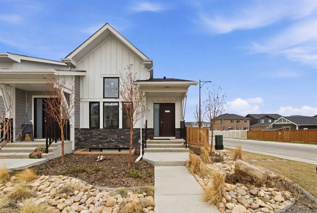 56 Iris Crescent, Okotoks, AB - Outdoor