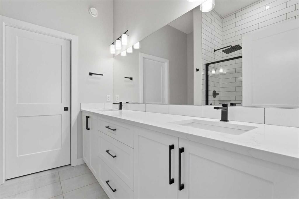 56 Iris Crescent, Okotoks, AB - Indoor Photo Showing Bathroom