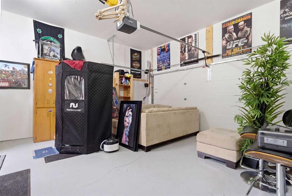 56 Iris Crescent, Okotoks, AB - Indoor