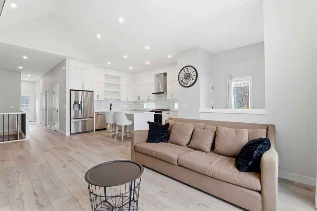 56 Iris Crescent, Okotoks, AB - Indoor