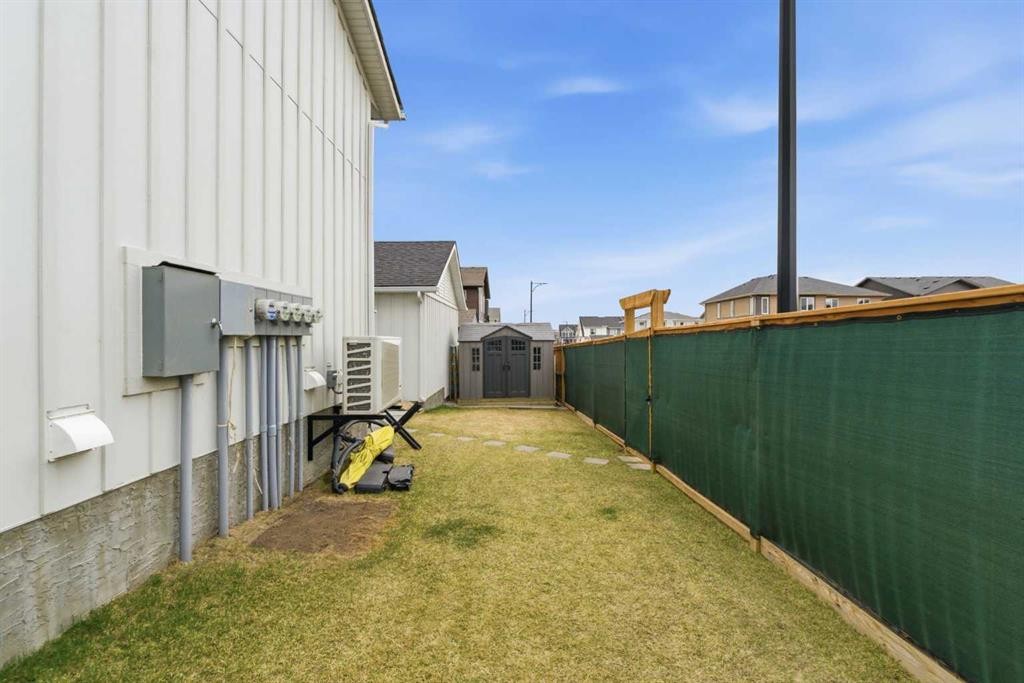56 Iris Crescent, Okotoks, AB - Outdoor