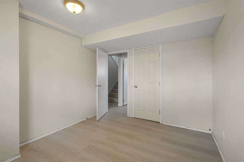 214 Huntington Close Ne, Calgary, AB - Indoor Photo Showing Other Room