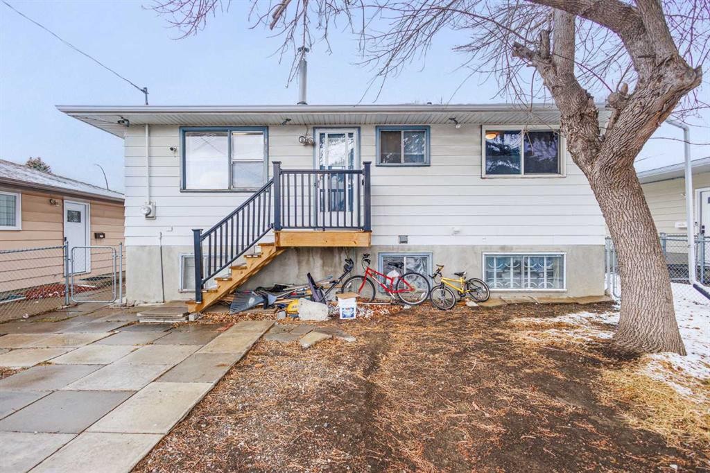 214 Huntington Close Ne, Calgary, AB - Outdoor