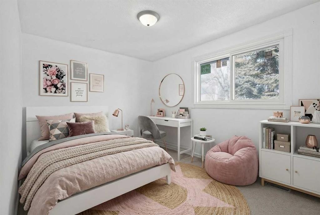 247 Templewood Road Ne, Calgary, AB - Indoor Photo Showing Bedroom