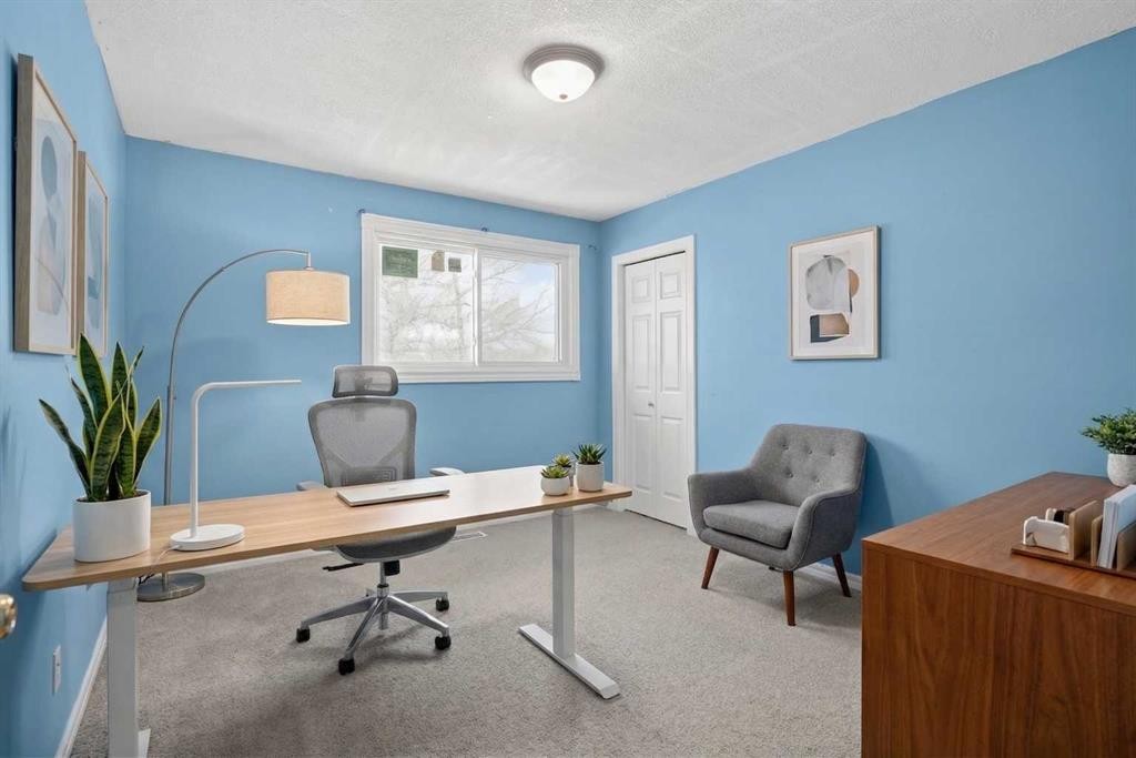 247 Templewood Road Ne, Calgary, AB - Indoor Photo Showing Office