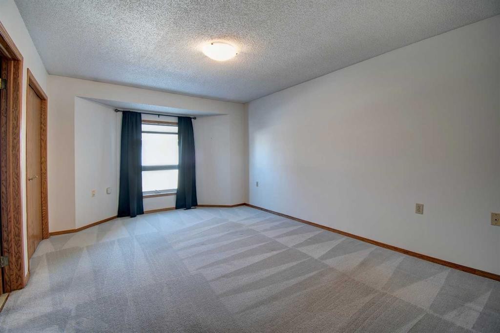 273 Woodside Road Nw, Airdrie, AB - Indoor Photo Showing Other Room