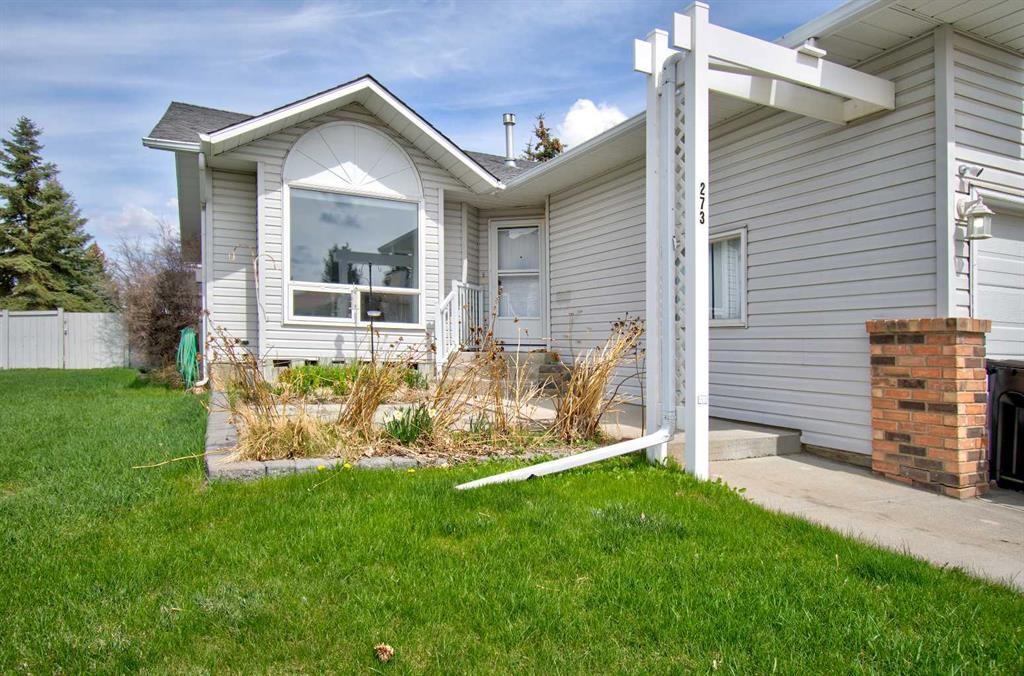 273 Woodside Road Nw, Airdrie, AB - Outdoor