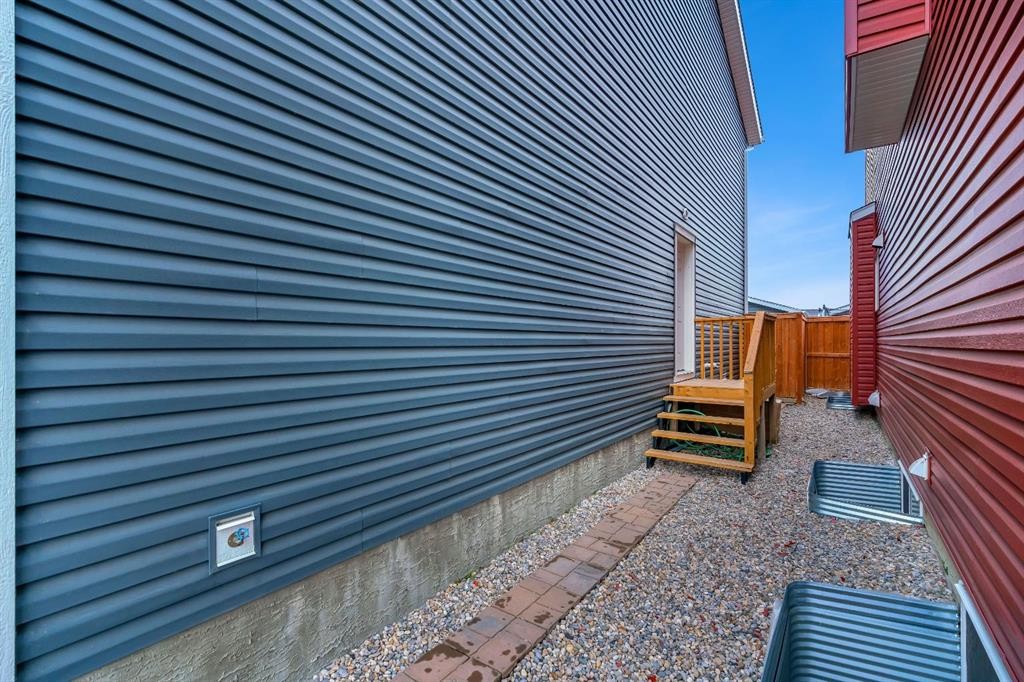 77 Red Sky Way Ne, Calgary, AB - Outdoor