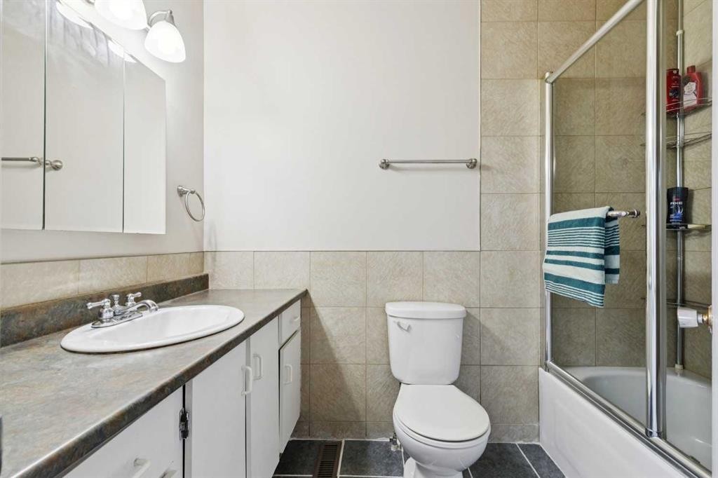 37 Ranch Glen Drive Nw, Calgary, AB - Indoor Photo Showing Bathroom