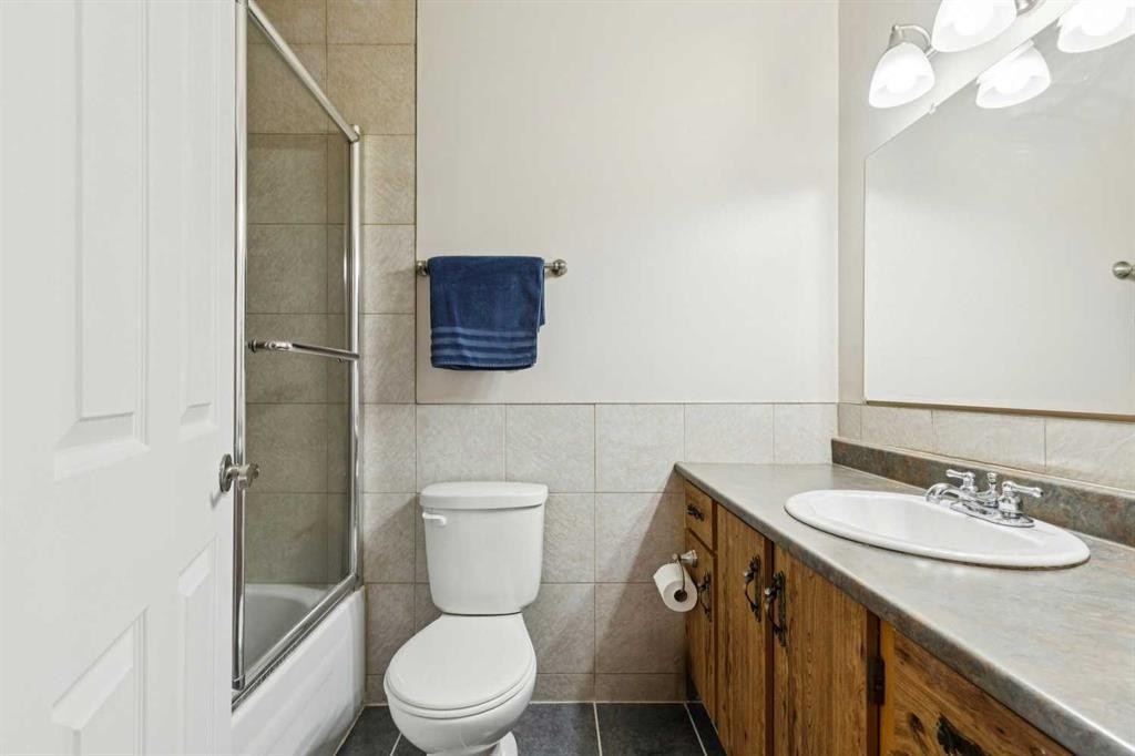 37 Ranch Glen Drive Nw, Calgary, AB - Indoor Photo Showing Bathroom