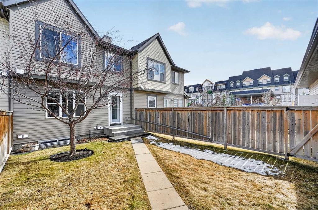 150 Everridge Common Sw, Calgary, AB - Outdoor