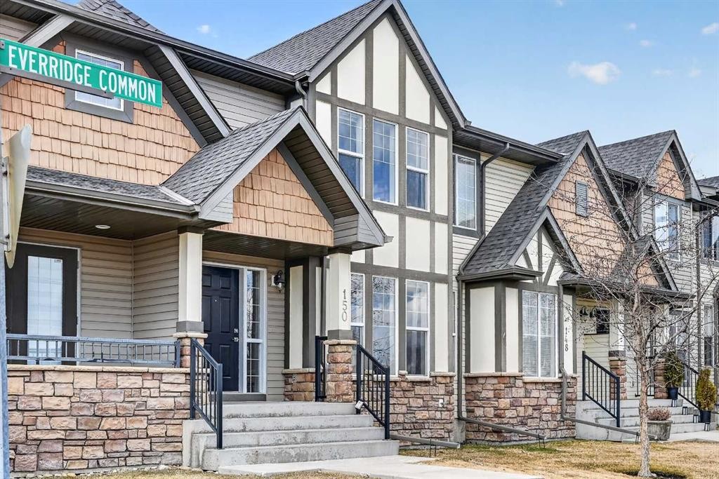 150 Everridge Common Sw, Calgary, AB - Outdoor With Facade