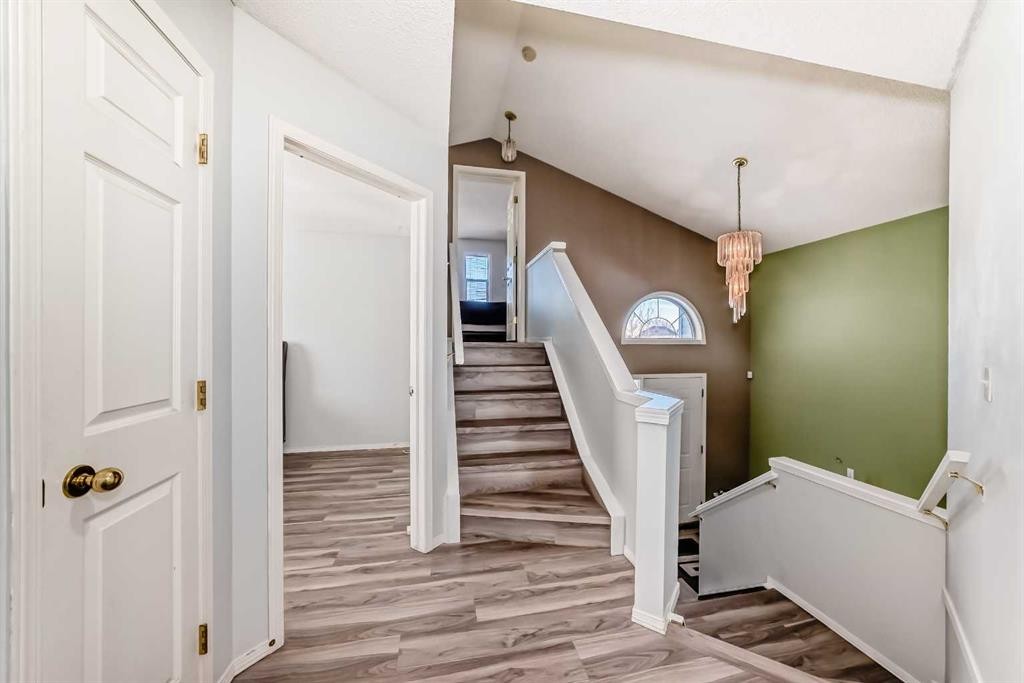 22 Applestone Park Se, Calgary, AB - Indoor Photo Showing Other Room