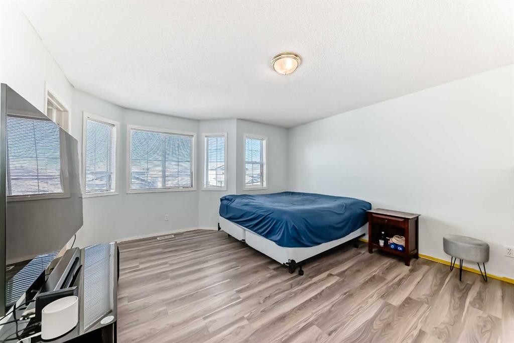 22 Applestone Park Se, Calgary, AB - Indoor Photo Showing Bedroom