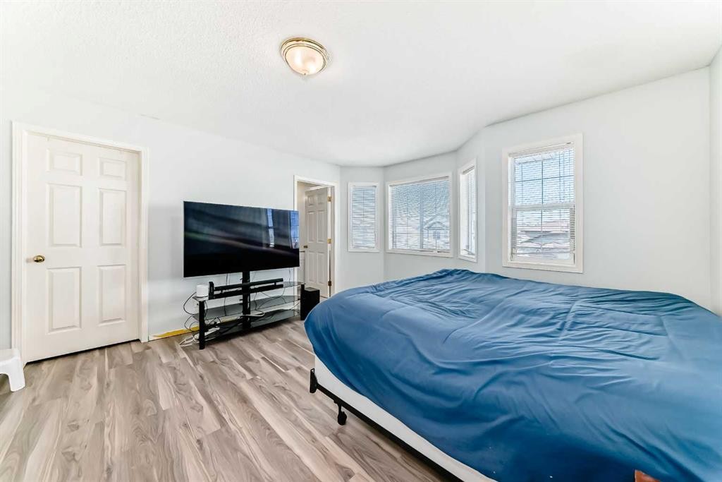 22 Applestone Park Se, Calgary, AB - Indoor Photo Showing Bedroom
