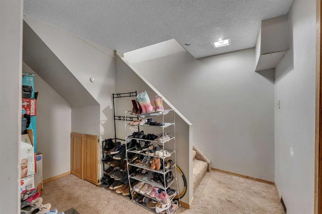 354 Aboyne Place Ne, Calgary, AB - Indoor