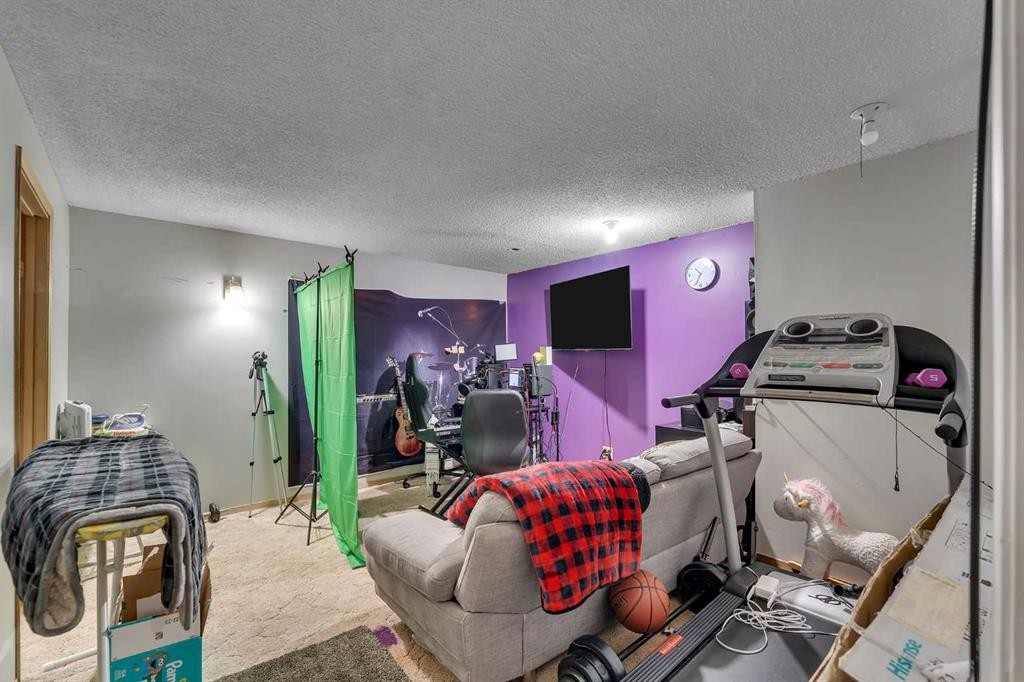 354 Aboyne Place Ne, Calgary, AB - Indoor