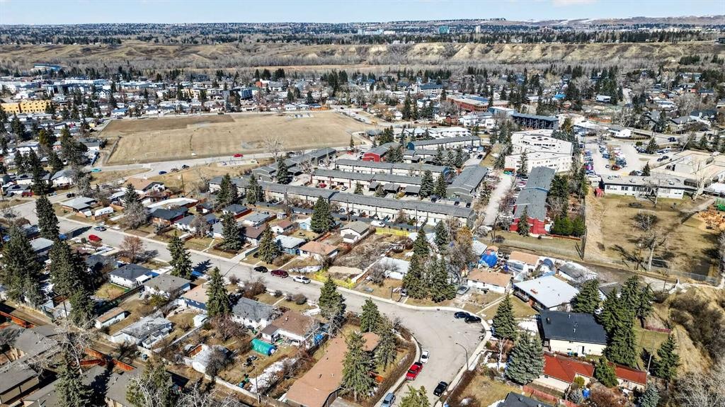 6348 Bowmont Crescent Nw, Calgary, AB - Outdoor With View