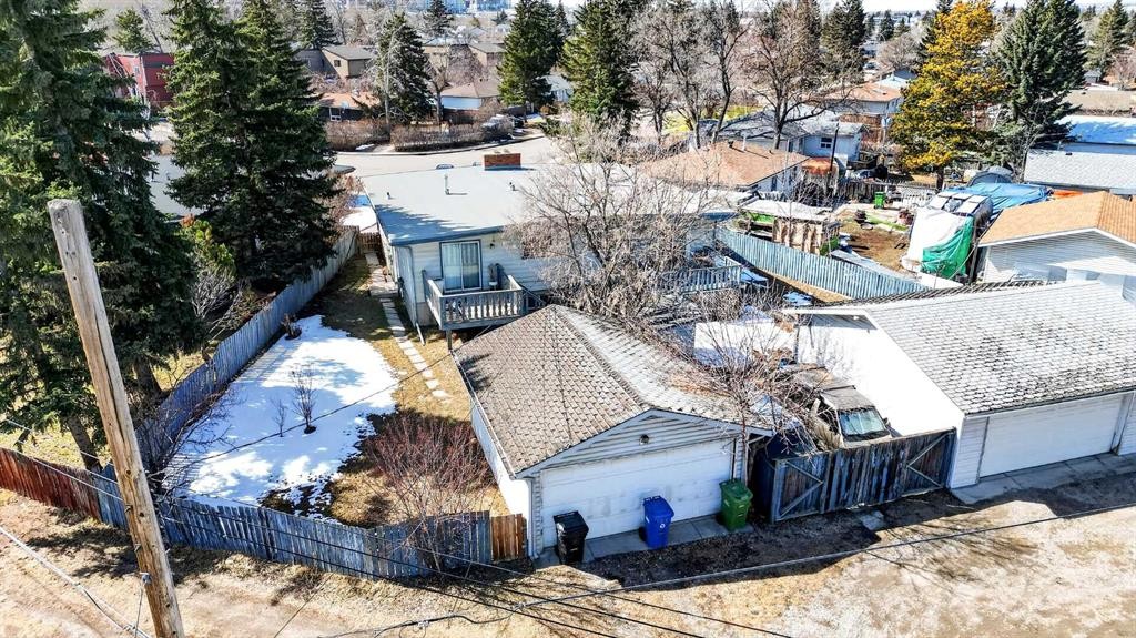6348 Bowmont Crescent Nw, Calgary, AB - Outdoor