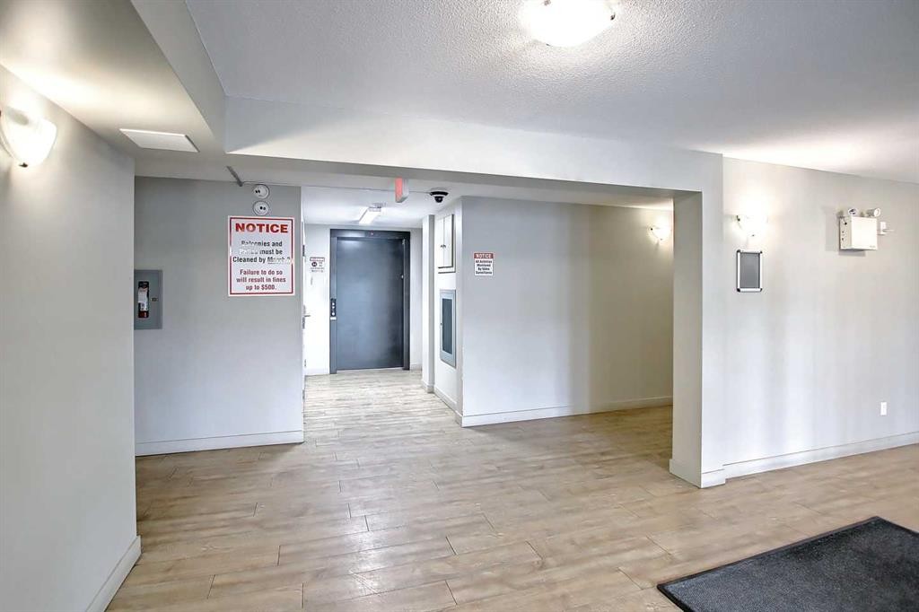 301-355 Taralake Way Ne, Calgary, AB - Indoor Photo Showing Other Room