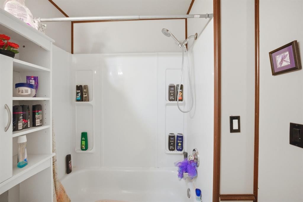 87 Kincora Drive Nw, Calgary, AB - Indoor Photo Showing Bathroom