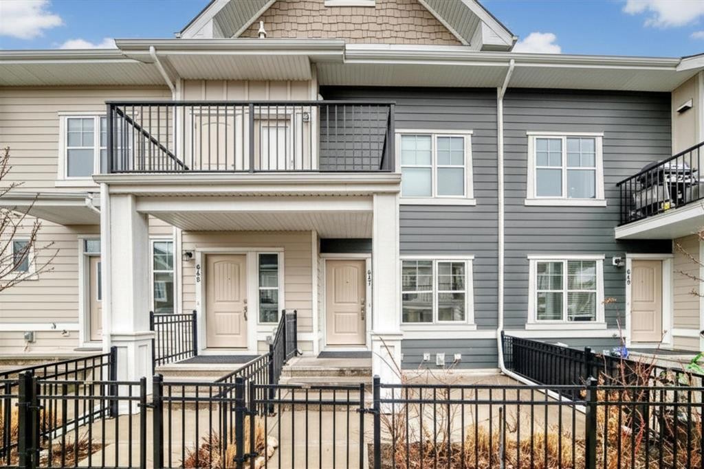 647 Cranbrook Walk Se, Calgary, AB - Outdoor