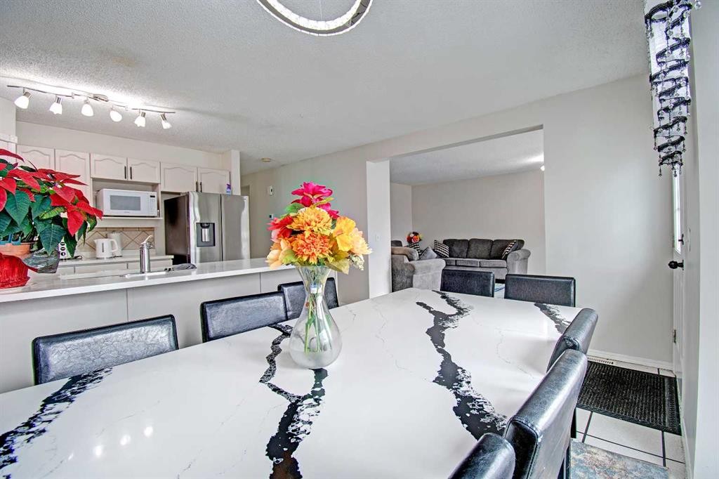 10316 Hidden Valley Drive Nw, Calgary, AB - Indoor