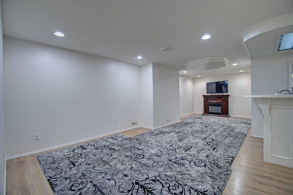 10316 Hidden Valley Drive Nw, Calgary, AB - Indoor