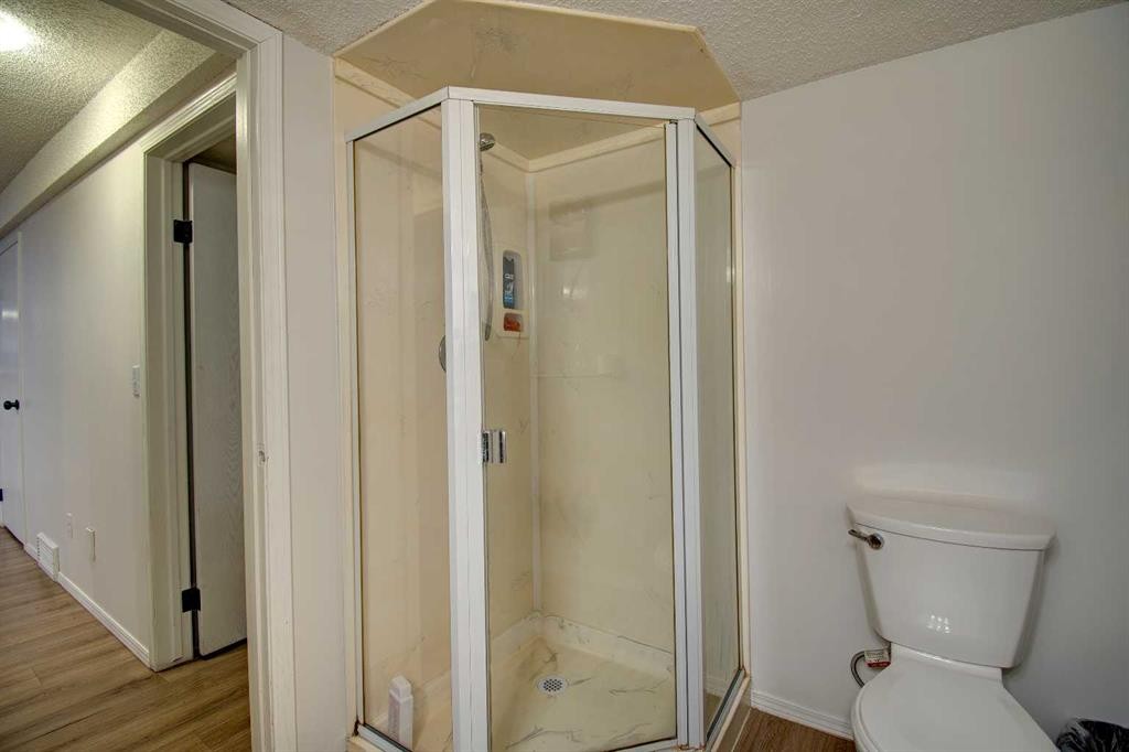 10316 Hidden Valley Drive Nw, Calgary, AB - Indoor Photo Showing Bathroom
